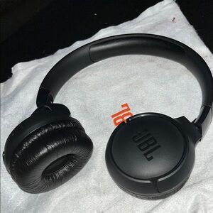 JBL Black Wireless Headphones